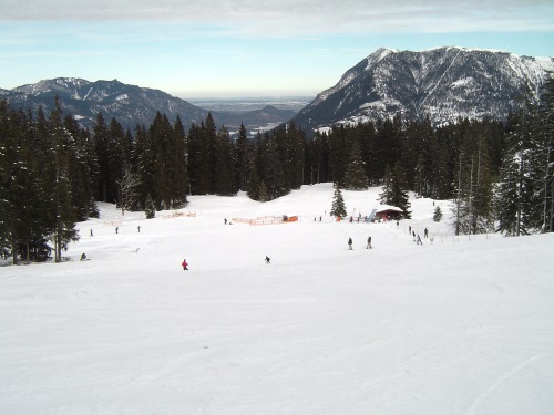 Die Aussicht auf das Garmischer Tal war herrlich. (Irgendwo am Horizont liegt München)