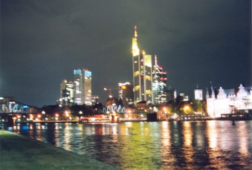 Frankfurter Wolkenkratzer bei Nacht