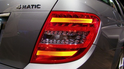 Mercedes-Benz C-Klasse Facelift - Rücklicht mit Celis-Streifen