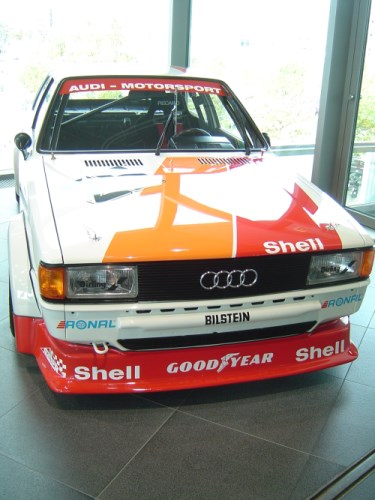 In den 90er Jahren war Audi in der Ralley sehr präsent und aufgrund des Quattros sogar sehr erfolgreich