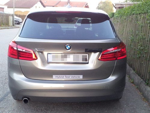 BMW 2er Active Tourer Plug-In Hybrid - lediglich ein einziger einflutiger Auspuff