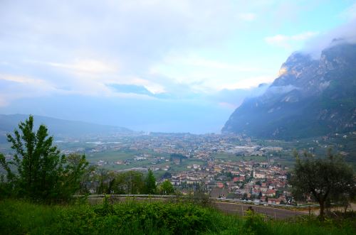 Rocky Mountain BIKE Marathon in Riva del Garda: Erste Sonnenstrahlen an den Bergen