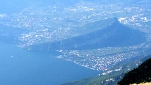 Monte Altissimo - Blick vom Gipfel auf Riva del Garda, den Monte Brione sowie auf Torbole