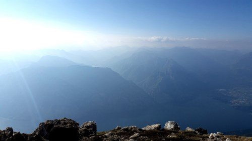 Monte Altissimo - Blick vom Gipfel ins Ledro-Tal und den Ledro-See