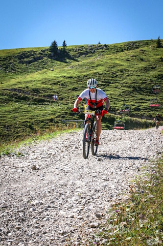 21. MTB Marathon in Pfronten - Alex auf der Schotterabfahrt hinunter Richtung Ziel