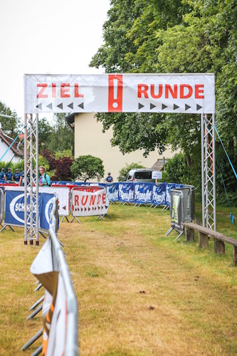 25. Franken Bike Marathon in Trieb - Impressionen: Die Kurz- und die Mitteldistanz konnten links abbiegen, die Langdistanz musste rechts lang