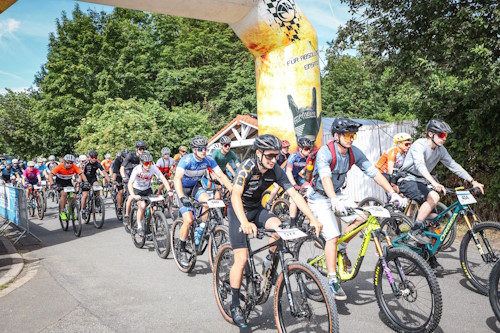 25. Franken Bike Marathon in Trieb - Kamera zurechtrücken und dann Vollgas