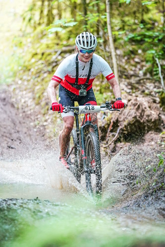 25. Franken Bike Marathon in Trieb - das Wasserloch war kein Problem, danach wurde es jedoch sehr matschig