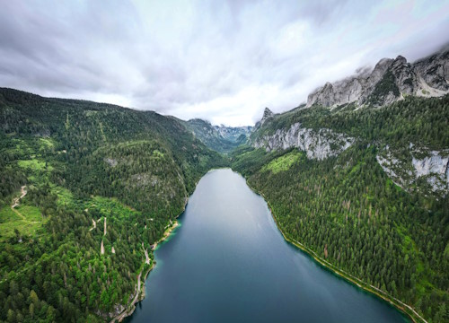 Salzkammergut Trophy in Bad Goisern - Impressionen: Ab dem Mittag hingen dicke Wolken über dem Vorderen Gosausee