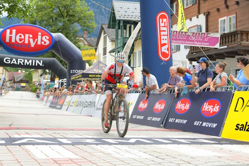 Salzkammergut Trophy in Bad Goisern - Alex kommt ins Ziel